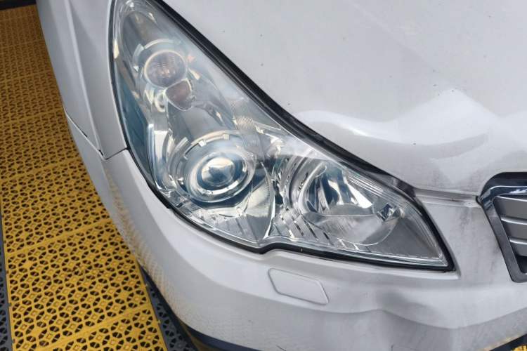 Used Subaru Outback 2011 2.5i Luxury Edition Right Front Headlight