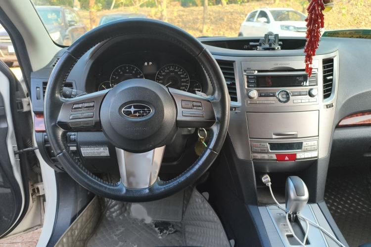 Used Subaru Outback 2011 2.5i Luxury Edition Steering Wheel