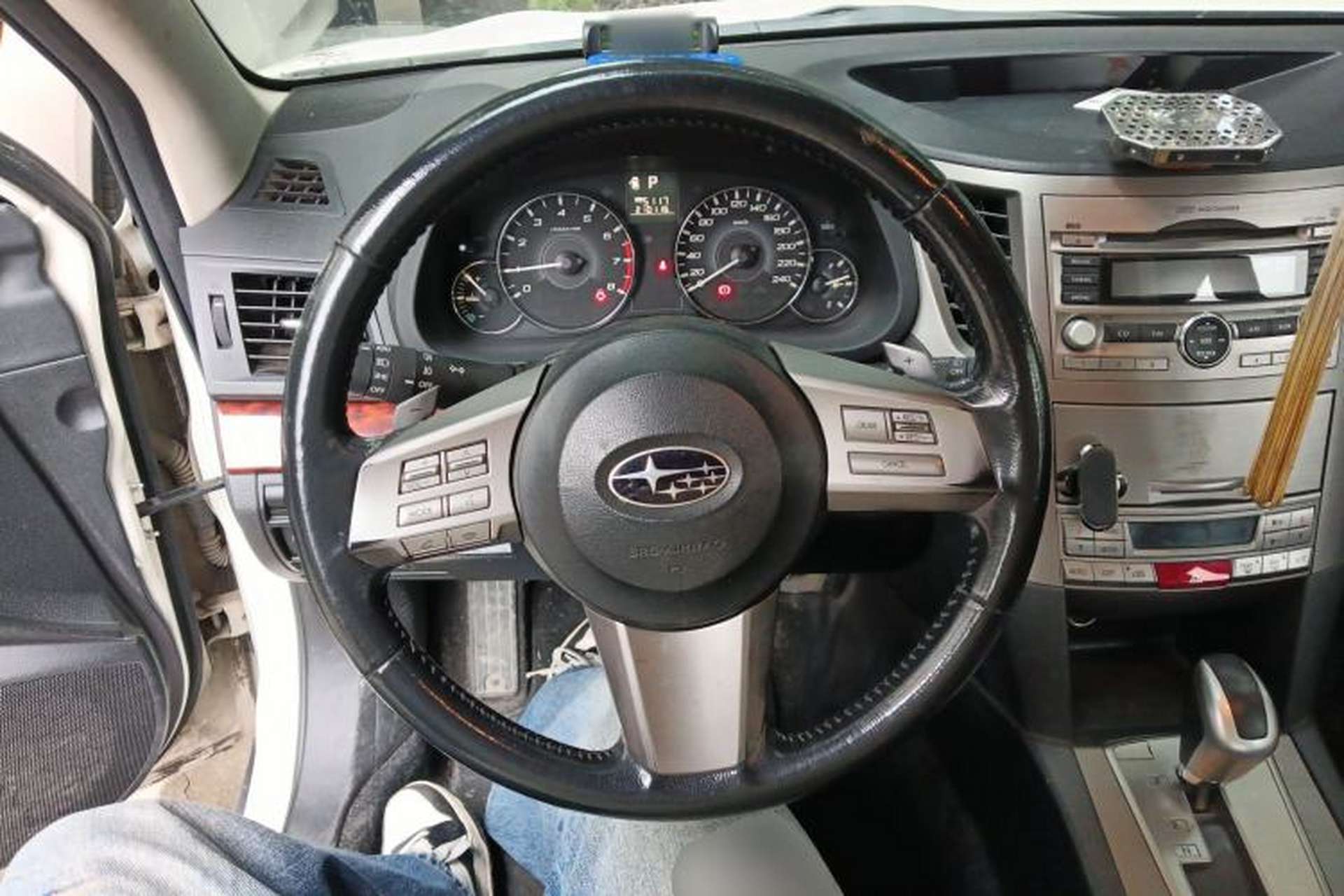 Used Subaru Outback 2011 2.5i Luxury Edition Steering Wheel