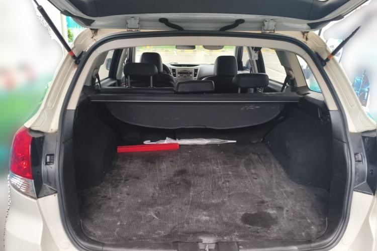 Used Subaru Outback 2011 2.5i Luxury Edition Trunk