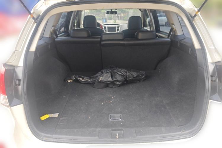 Used Subaru Outback 2011 2.5i Luxury Edition Trunk