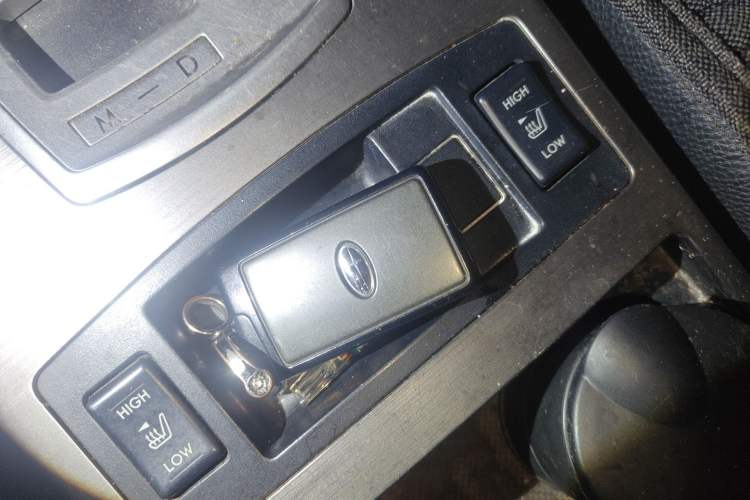 Used Subaru Outback 2011 2.5i Luxury Navigation Edition Vehicle Key