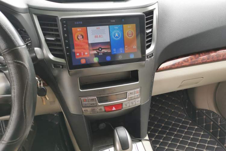 Used Subaru Outback 2011 2.5i Luxury Edition Audio And AC Panel
