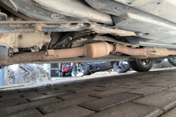Used Subaru Outback 2011 2.5i Luxury Edition Chassis Front Left