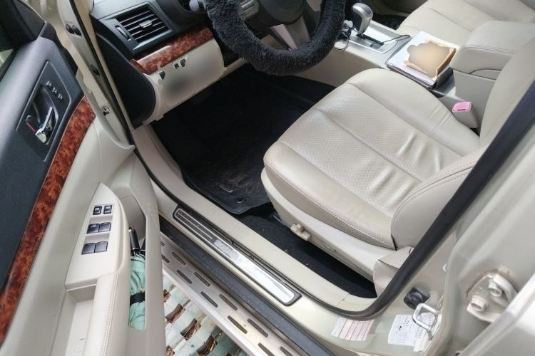 Used Subaru Outback 2011 2.5i Luxury Navigation Edition Driver Seat