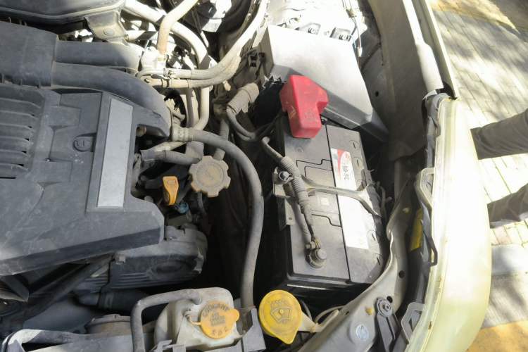 Used Subaru Outback 2011 2.5i Luxury Edition Engine Bay Left