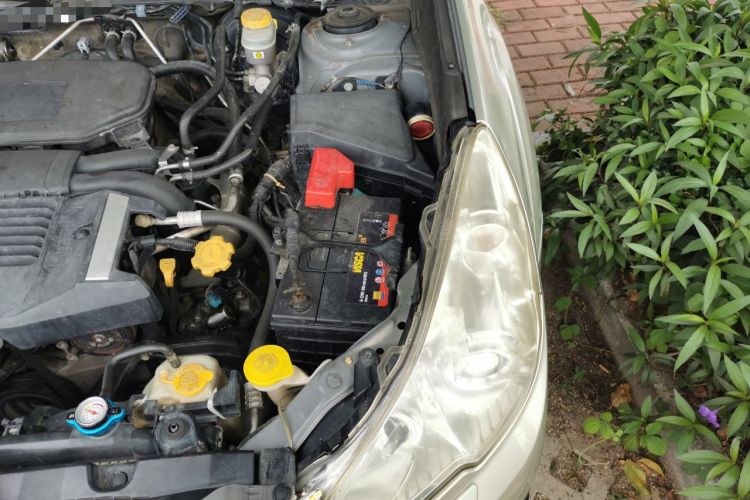 Used Subaru Outback 2011 2.5i Luxury Edition Engine Bay Left