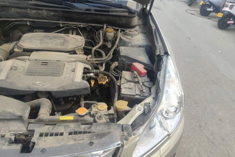 Used Subaru Outback 2011 2.5i Luxury Edition Engine Bay Left
