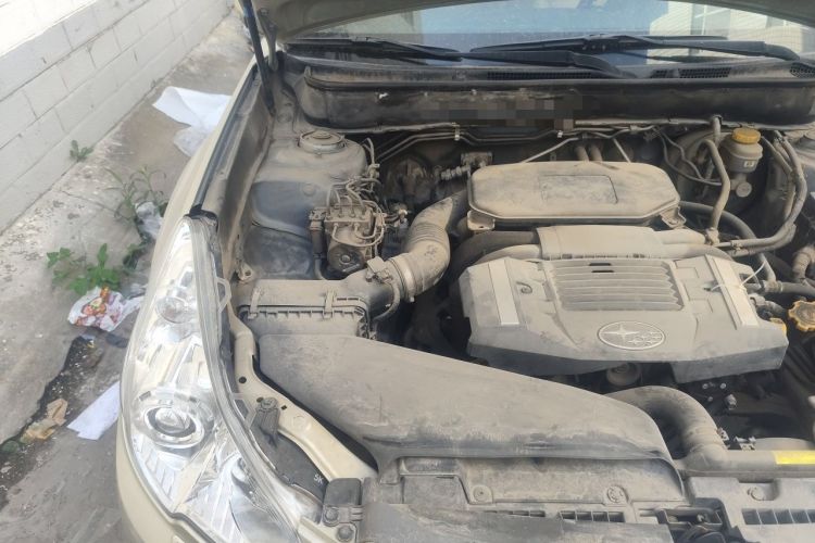 Used Subaru Outback 2011 2.5i Luxury Edition Engine Bay Right