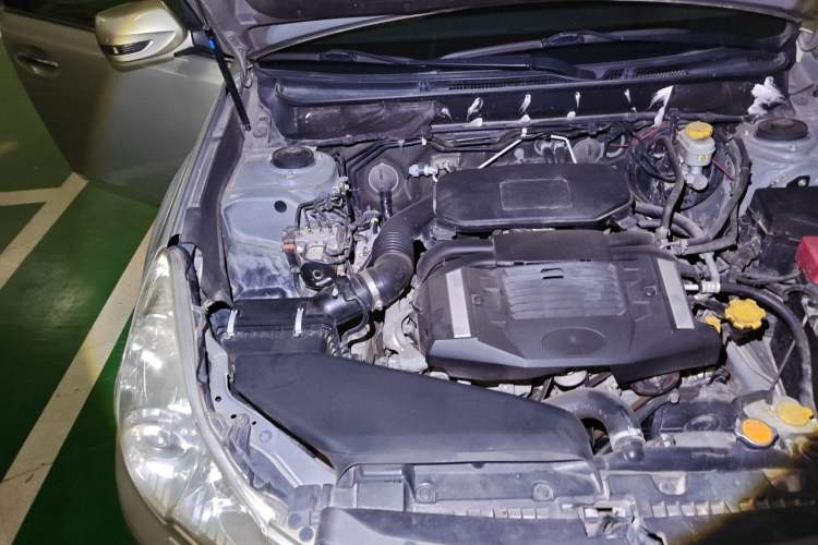 Used Subaru Outback 2011 2.5i Luxury Edition Engine Bay Right