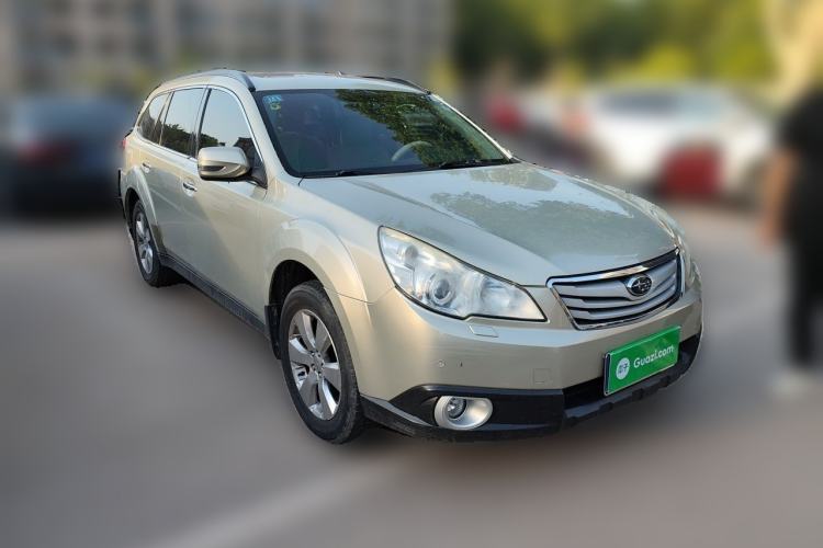 Used Subaru Outback 2011 2.5i Luxury Edition Front Right 45 Deg
