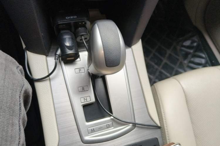 Used Subaru Outback 2011 2.5i Luxury Navigation Edition Gear Lever