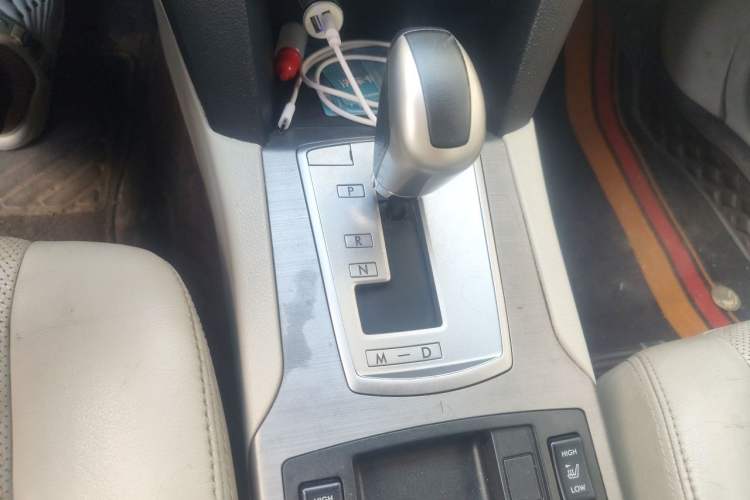 Used Subaru Outback 2011 2.5i Luxury Edition Gear Lever