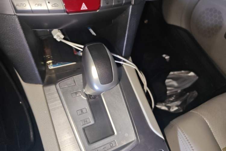 Used Subaru Outback 2011 2.5i Luxury Edition Gear Lever