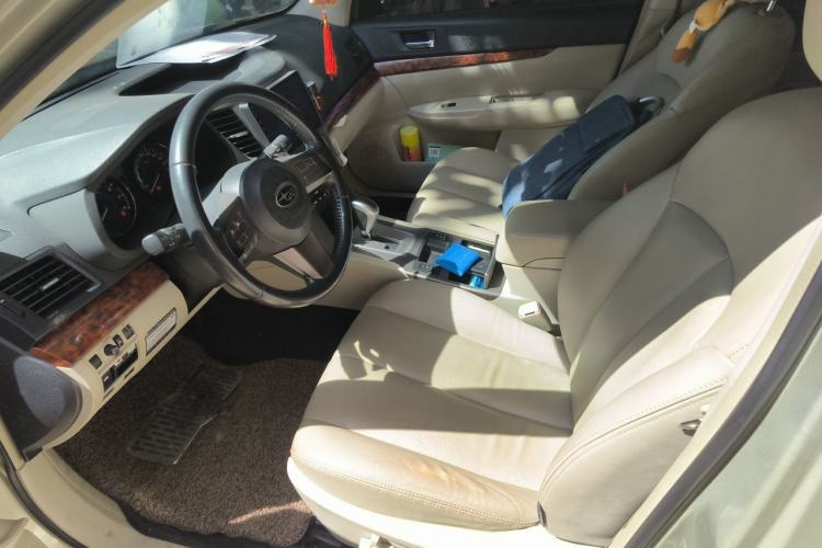 Used Subaru Outback 2011 2.5i Luxury Edition Left Front Seat
