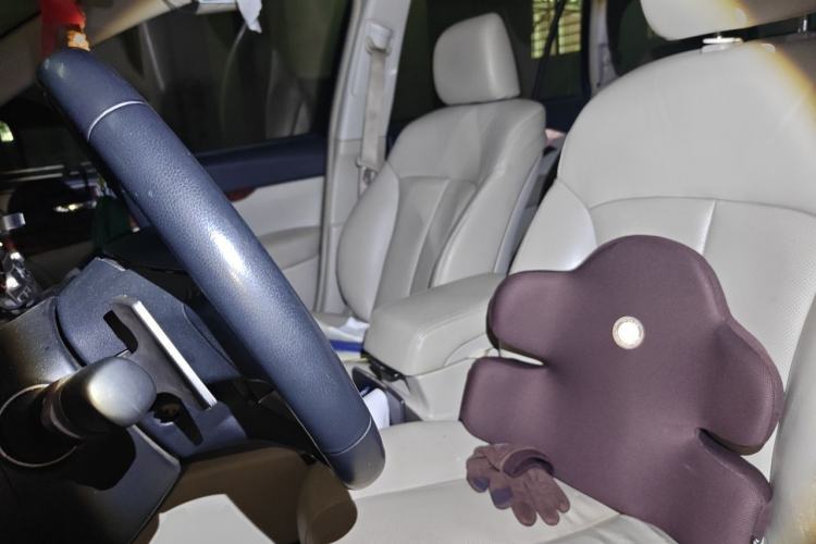 Used Subaru Outback 2011 2.5i Luxury Edition Left Front Seat