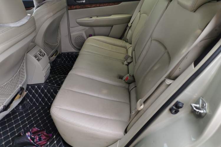 Used Subaru Outback 2011 2.5i Luxury Edition Left Rear Seat