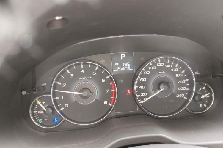 Used Subaru Outback 2011 2.5i Luxury Navigation Edition Odometer Close Up