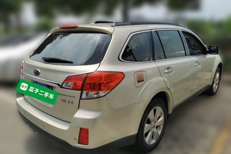 Used Subaru Outback 2011 2.5i Luxury Edition Rear Right 45 Deg