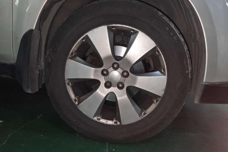 Used Subaru Outback 2011 2.5i Luxury Edition Right Front Wheel Hub