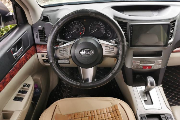 Used Subaru Outback 2011 2.5i Luxury Edition Steering Wheel