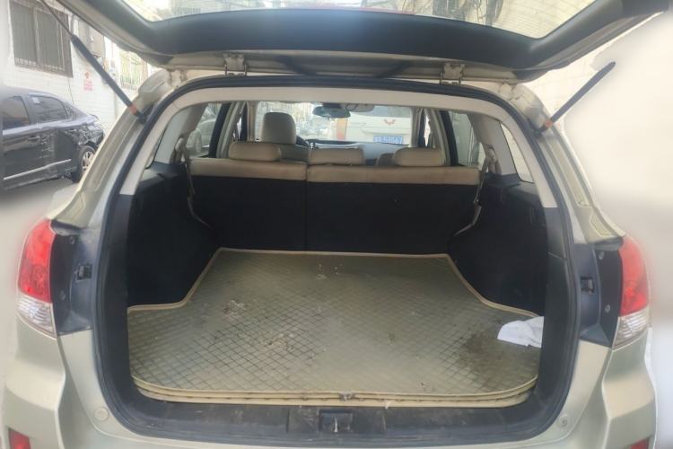 Used Subaru Outback 2011 2.5i Luxury Edition Trunk