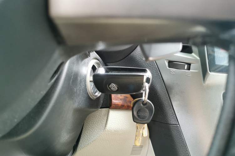 Used Subaru Outback 2011 2.5i Luxury Edition Vehicle Key