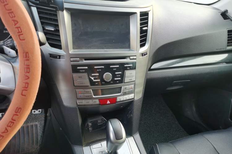 Used Subaru Outback 2012 2.5i Sport Edition Audio And AC Panel