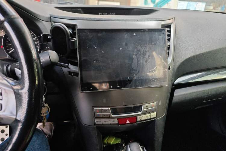 Used Subaru Outback 2012 2.5i Sport Edition Audio And AC Panel