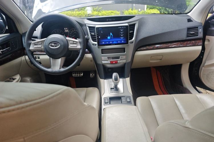 Used Subaru Outback 2012 2.5i Luxury Edition Center Console