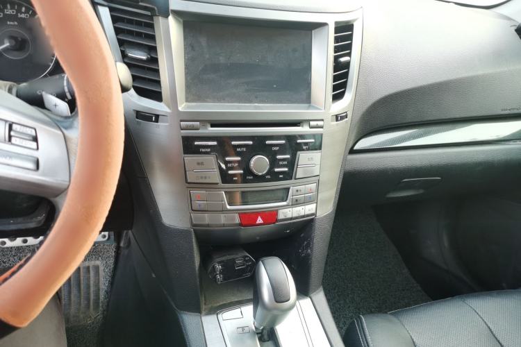 Used Subaru Outback 2012 2.5i Sport Edition Center Console