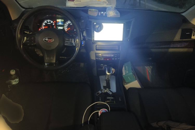 Used Subaru Outback 2012 2.5i Luxury Edition Center Console