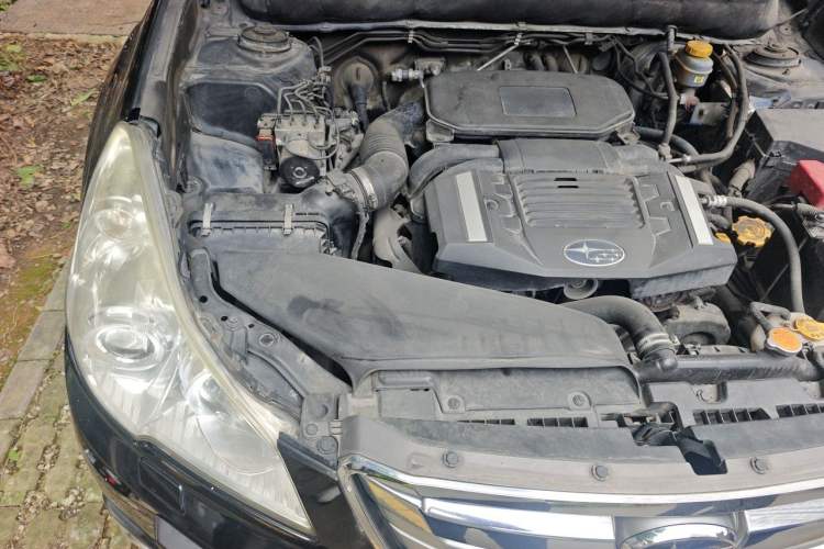 Used Subaru Outback 2012 2.5i Luxury Edition Engine Bay Right
