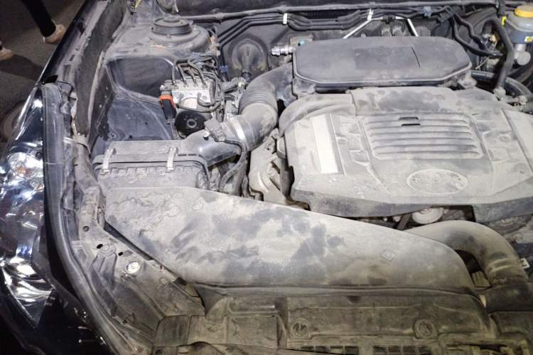 Used Subaru Outback 2012 2.5i Sport Edition Engine Bay Right