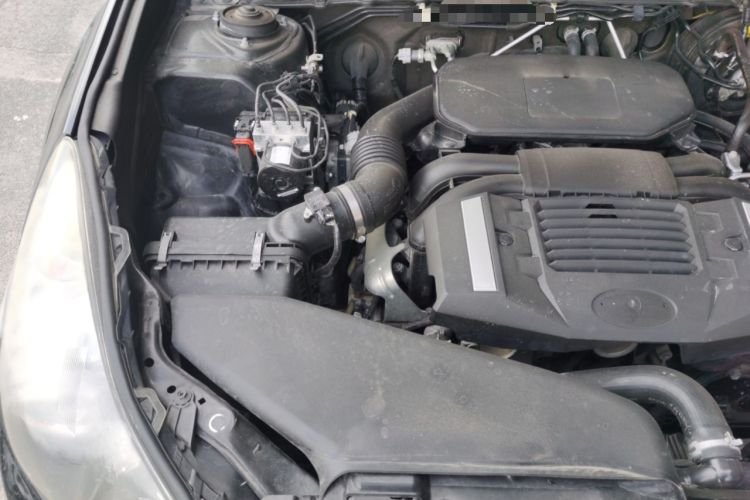 Used Subaru Outback 2012 2.5i Sport Navigation Edition Engine Bay Right