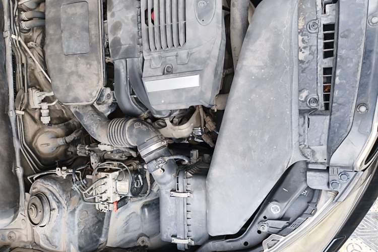 Used Subaru Outback 2012 2.5i Sport Edition Engine Bay Right