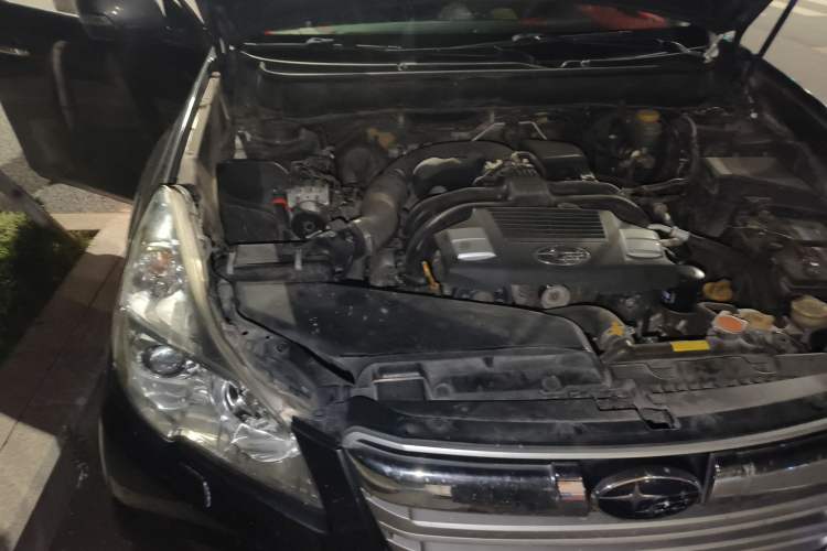 Used Subaru Outback 2012 2.5i Luxury Edition Engine Bay Right