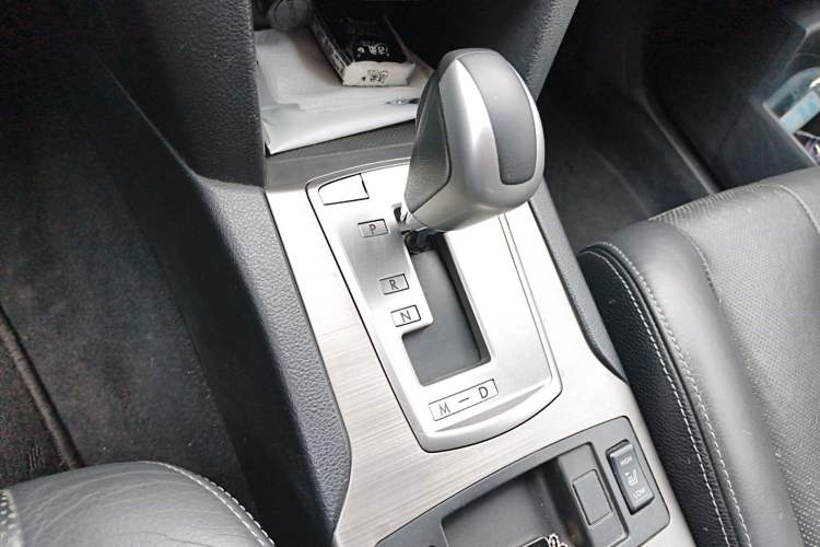 Used Subaru Outback 2012 2.5i Sport Edition Gear Lever