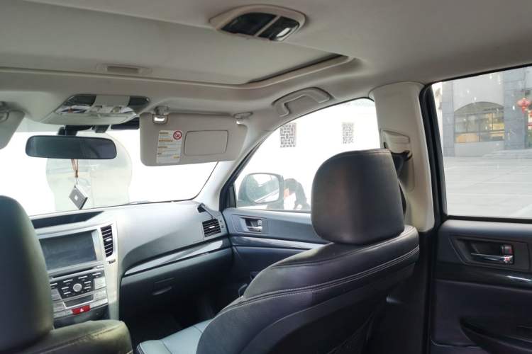 Used Subaru Outback 2012 2.5i Sport Edition Headliner