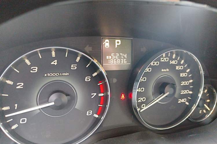Used Subaru Outback 2012 2.5i Sport Edition Odometer Close Up