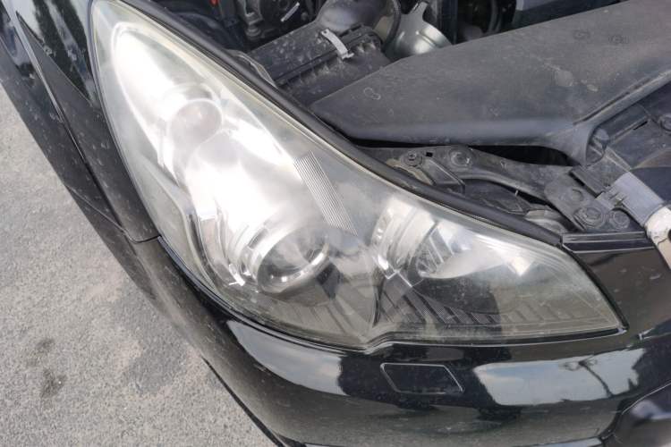 Used Subaru Outback 2012 2.5i Sport Navigation Edition Right Front Headlight