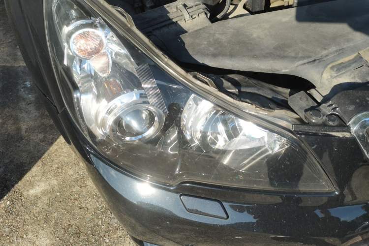 Used Subaru Outback 2012 2.5i Sport Edition Right Front Headlight