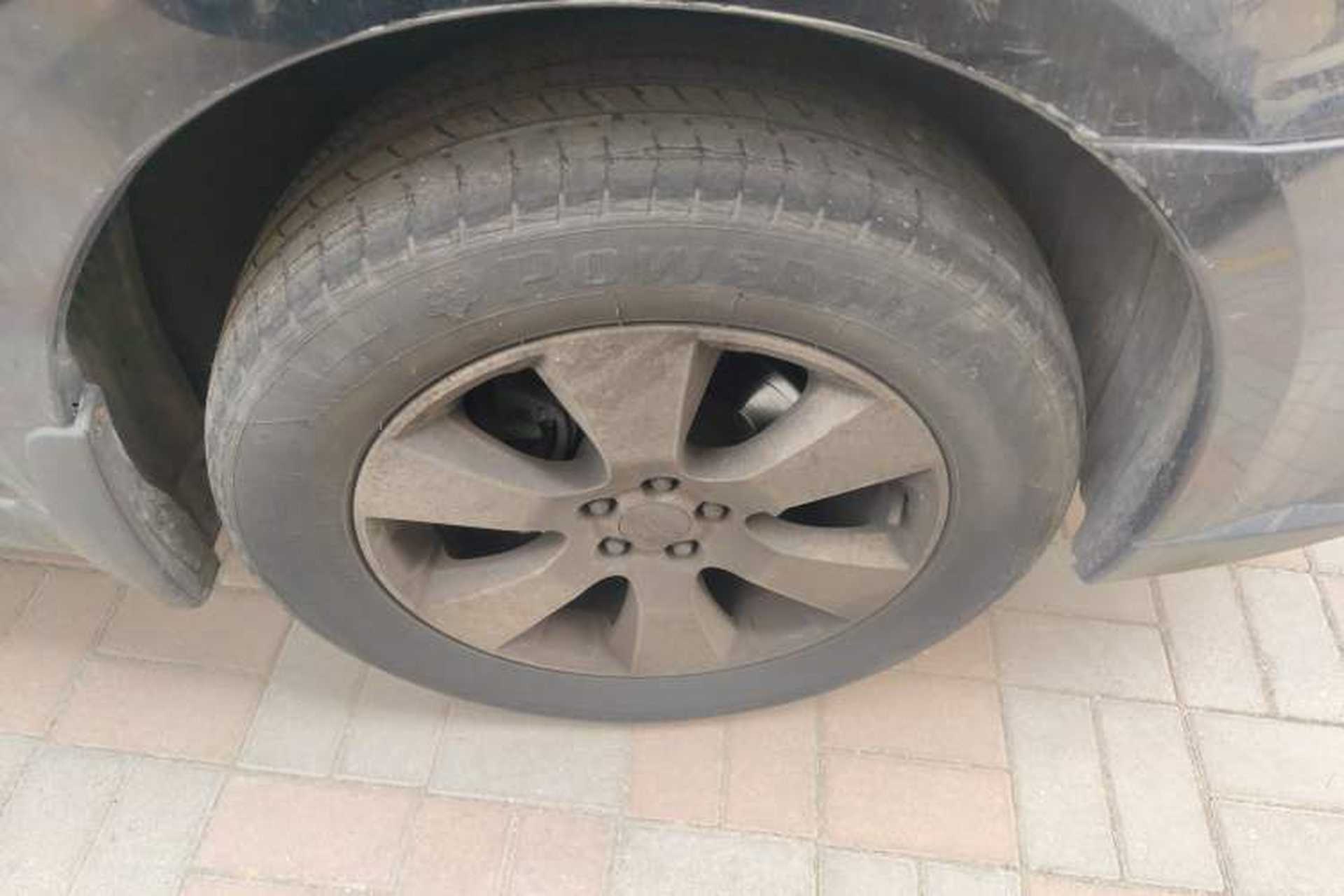 Used Subaru Outback 2012 2.5i Luxury Edition Right Front Wheel Hub