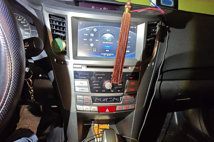 Used Subaru Outback 2012 2.5i Sport Edition Audio And AC Panel
