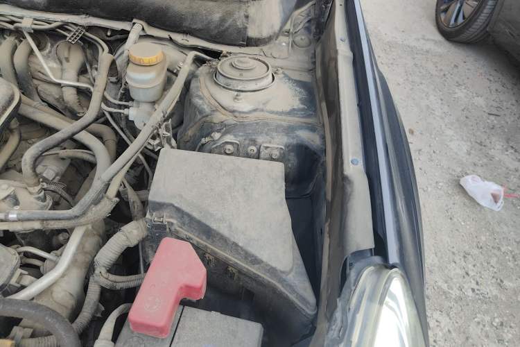 Used Subaru Outback 2012 2.5i Luxury Edition Engine Bay Left