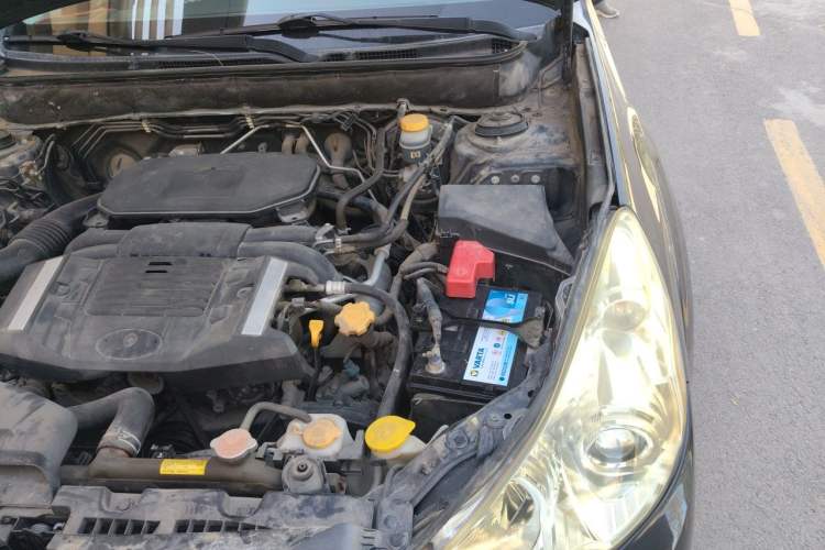 Used Subaru Outback 2012 2.5i Luxury Edition Engine Bay Left