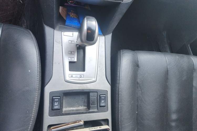 Used Subaru Outback 2012 2.5i Luxury Edition Gear Lever