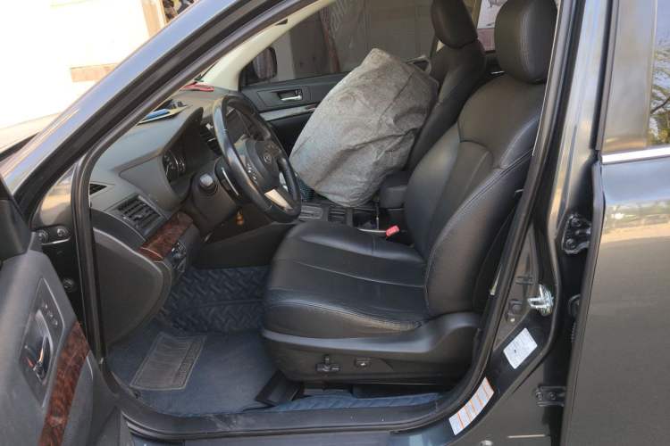 Used Subaru Outback 2012 2.5i Luxury Edition Left Front Seat