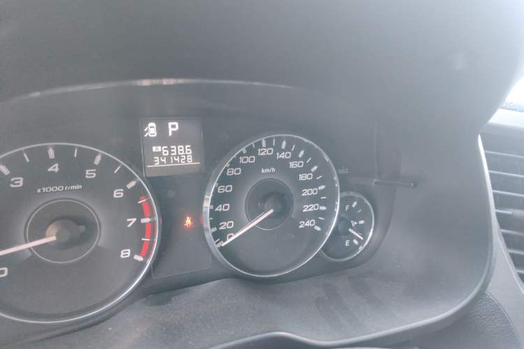 Used Subaru Outback 2012 2.5i Luxury Edition Odometer Close Up