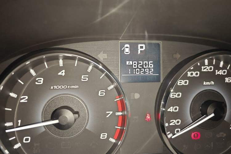Used Subaru Outback 2012 2.5i Sport Edition Odometer Close Up